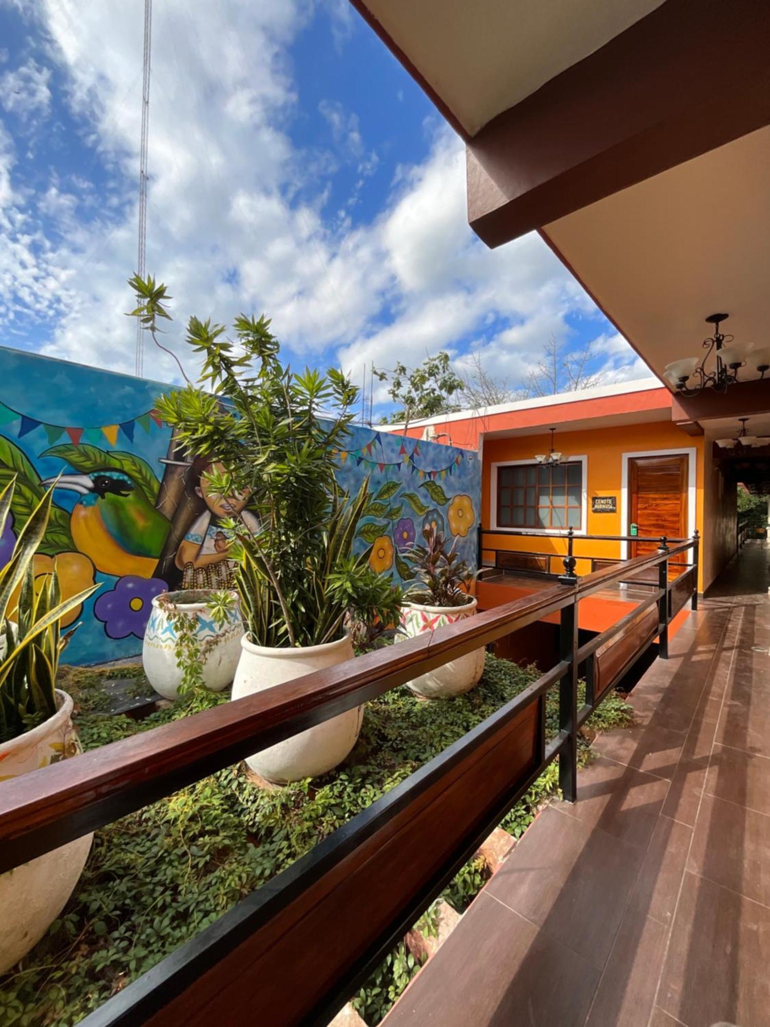 El Zaguan Colonial By Guruhotel Вальядолід Екстер'єр фото