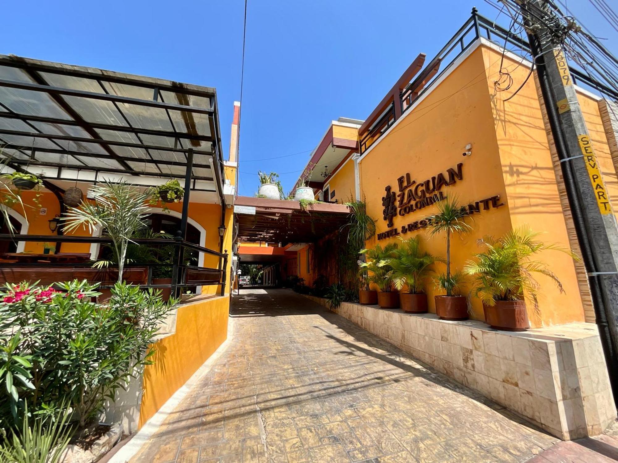El Zaguan Colonial By Guruhotel Вальядолід Екстер'єр фото