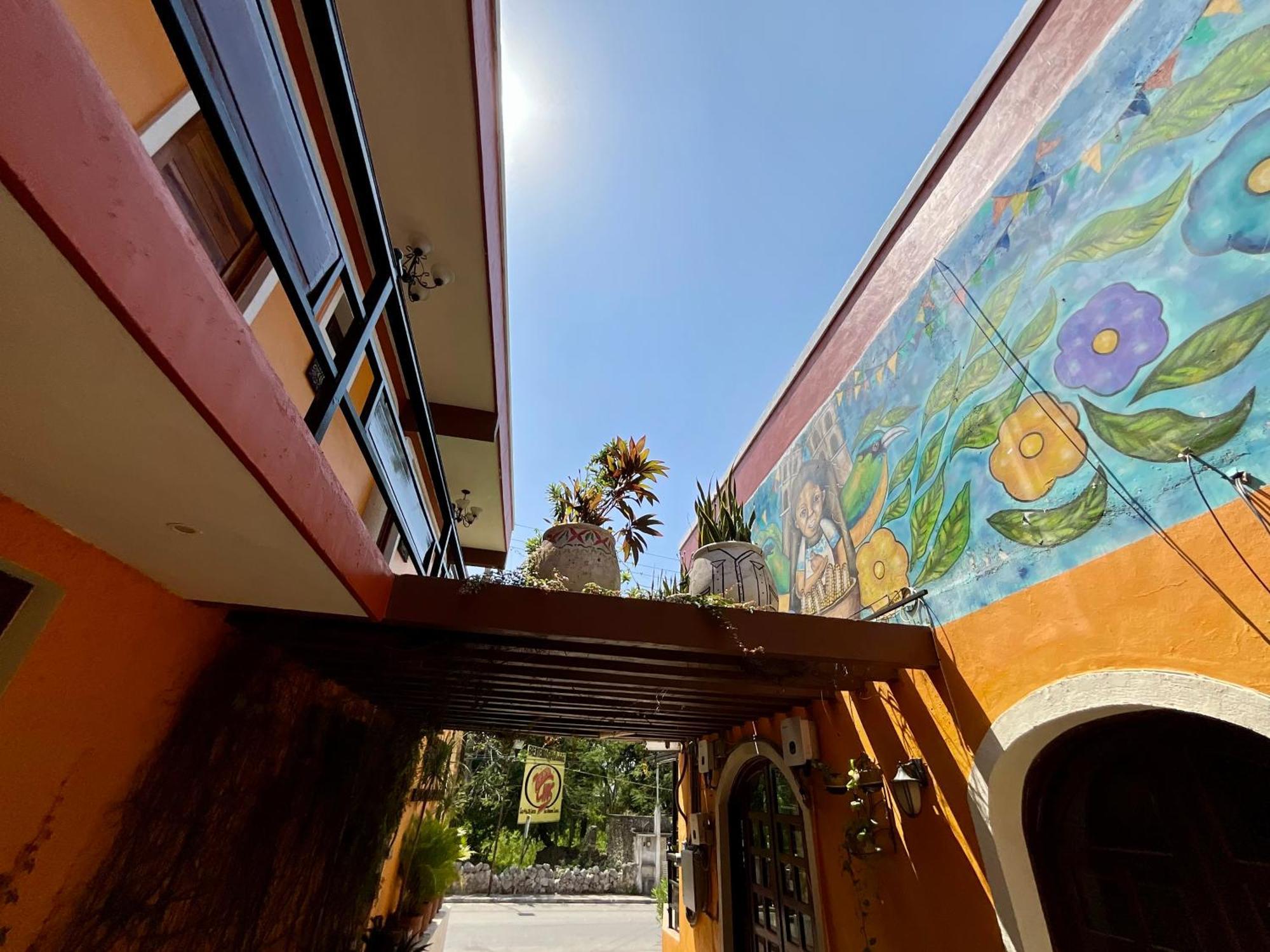 El Zaguan Colonial By Guruhotel Вальядолід Екстер'єр фото